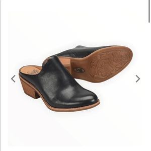 Sofft Amerra Slip on Leather Clog